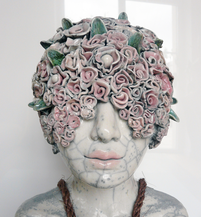 Femme objet - detail tete sculpture ceramique raku // Lidia Kostanek